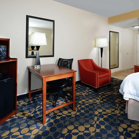 Hampton Inn & Suites Huntersville Eksteriør billede