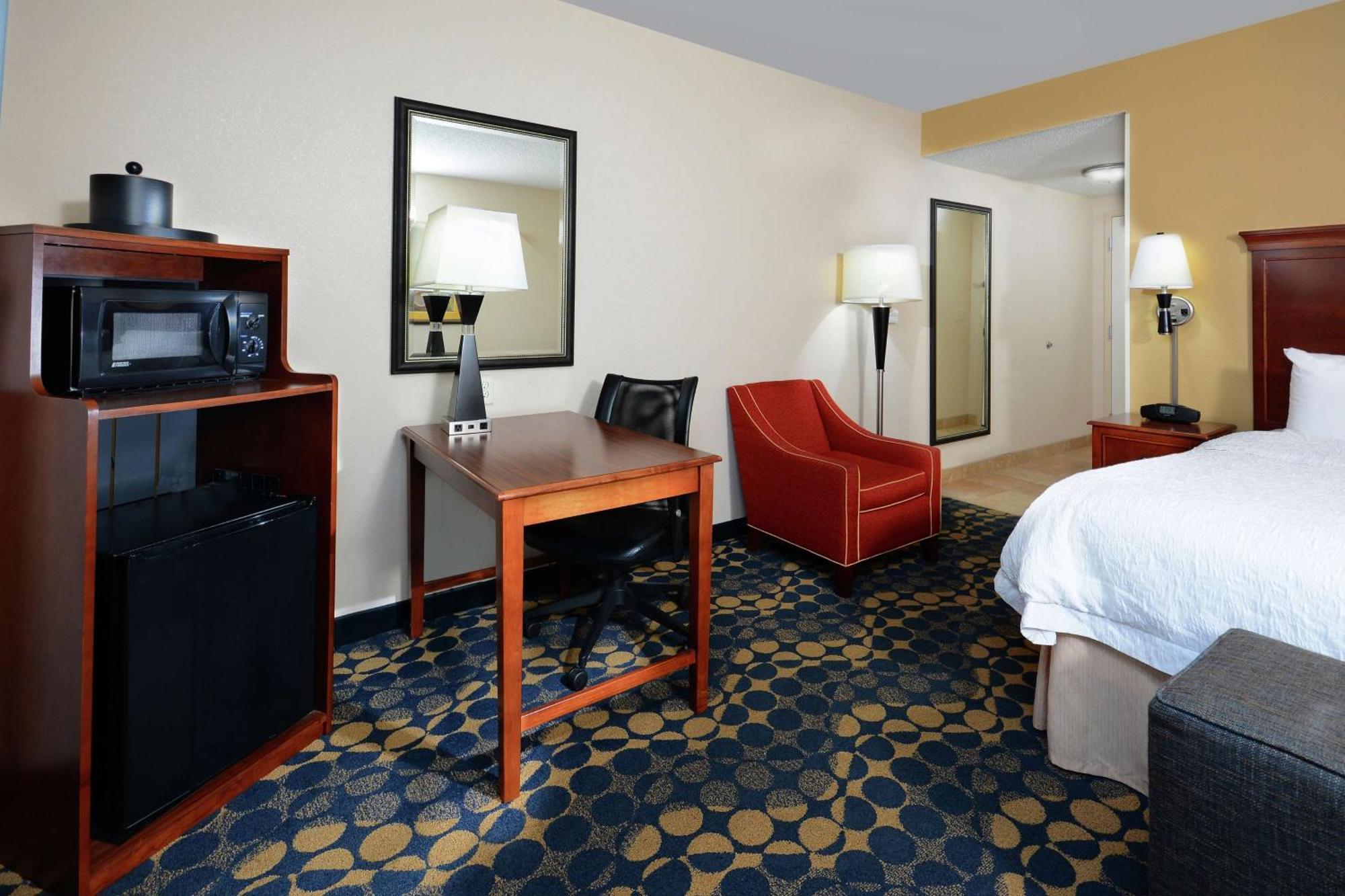 Hampton Inn & Suites Huntersville Eksteriør billede